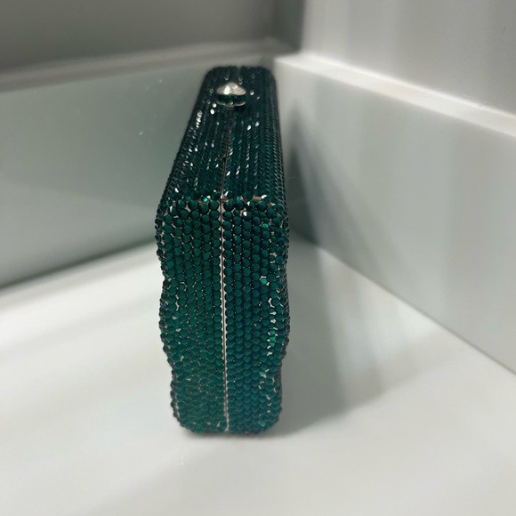 Green clutch purse - Picture 2 of 3